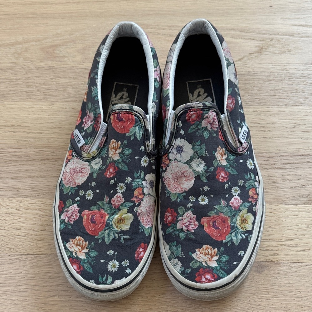 Vans Slip-On Sneakers Black Floral Print